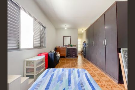 Casa à venda com 210m², 4 quartos e 1 vagaSuíte 1