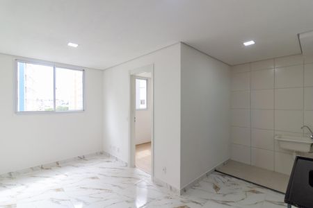 Sala de apartamento para alugar com 2 quartos, 35m² em Usina Piratininga, São Paulo