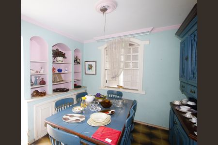 Casa à venda com 378m², 5 quartos e 2 vagasSala de Jantar