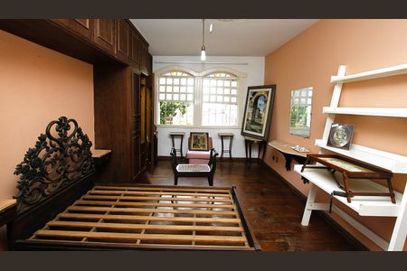 Casa à venda com 378m², 5 quartos e 2 vagasQuarto 4 - Suíte