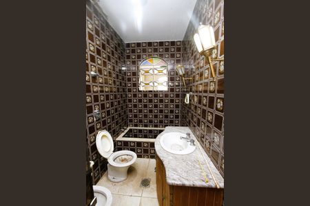 Casa à venda com 378m², 5 quartos e 2 vagasBanheiro Social