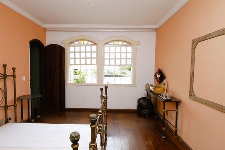 Casa à venda com 378m², 5 quartos e 2 vagasQuarto 5  - Suíte 