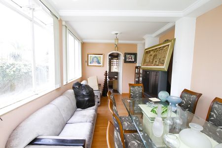 Casa à venda com 378m², 5 quartos e 2 vagasSala 2