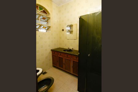 Casa à venda com 378m², 5 quartos e 2 vagasBanheiro da Suíte 2