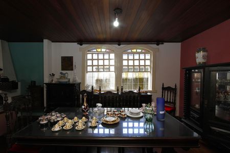 Casa à venda com 378m², 5 quartos e 2 vagasSala