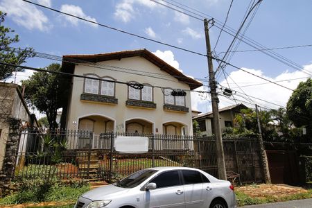 Casa à venda com 378m², 5 quartos e 2 vagasFachada