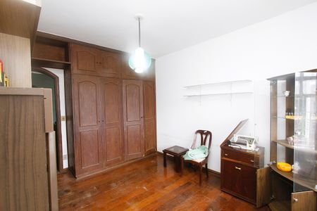 Casa à venda com 378m², 5 quartos e 2 vagasQuarto 3