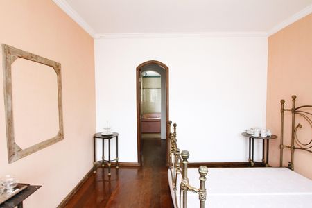 Casa à venda com 378m², 5 quartos e 2 vagasQuarto 5  - Suíte 