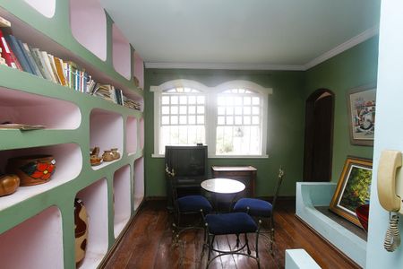 Casa à venda com 378m², 5 quartos e 2 vagasQuarto 1