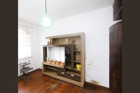 Casa à venda com 378m², 5 quartos e 2 vagasQuarto 3