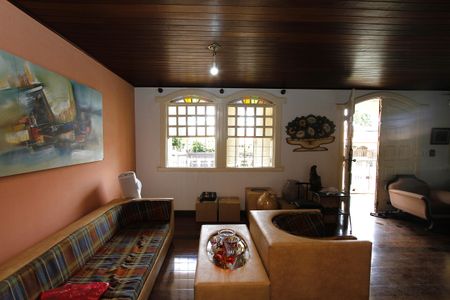 Sala de casa para alugar com 5 quartos, 378m² em Belvedere, Belo Horizonte