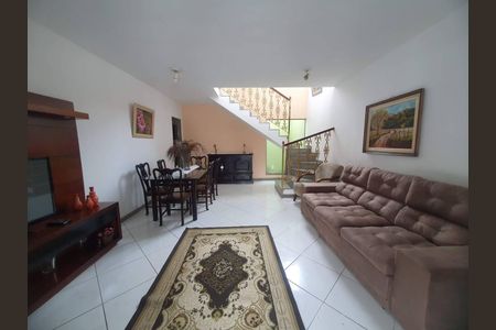 Casa à venda com 4 quartos, 190m² em Taquara, Rio de Janeiro