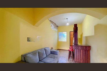 Casa à venda com 4 quartos, 300m² em Santa Cruz, Belo Horizonte