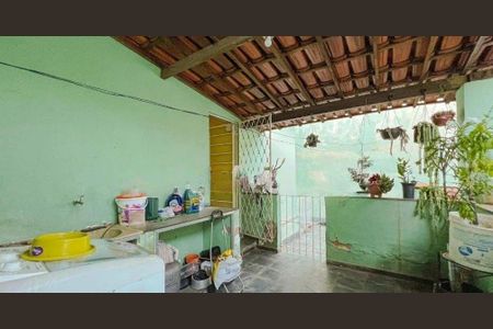 Casa à venda com 4 quartos, 300m² em Santa Cruz, Belo Horizonte
