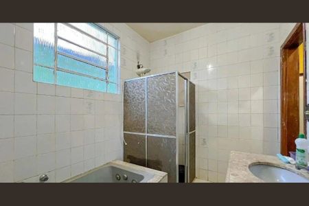 Casa à venda com 4 quartos, 300m² em Santa Cruz, Belo Horizonte