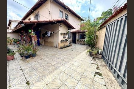 Casa à venda com 188m², 4 quartos e 7 vagas