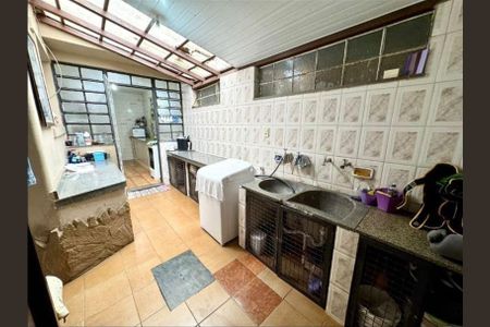 Casa à venda com 188m², 4 quartos e 7 vagas