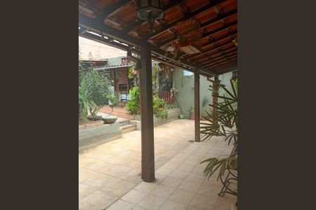 Casa à venda com 360m², 4 quartos e 2 vagas