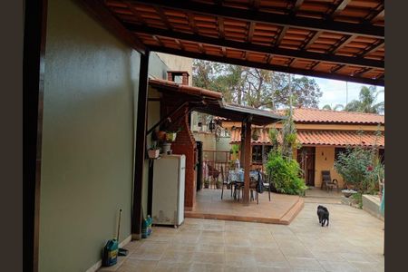 Casa à venda com 360m², 4 quartos e 2 vagas