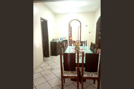 Casa à venda com 360m², 4 quartos e 2 vagas