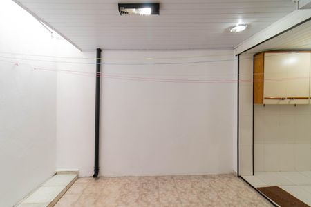 Casa para alugar com 50m², 2 quartos e sem vaga Casa para alugar com 50m², 2 quartos e sem vagaQuintal