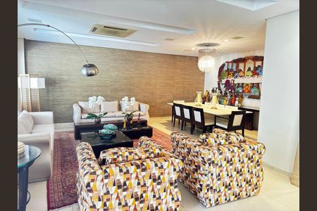 Casa à venda com 7 quartos, 850m² em Barra da Tijuca, Rio de Janeiro