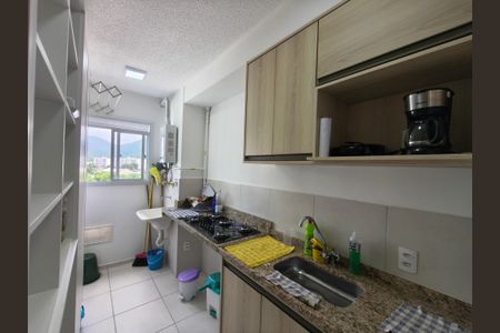Cozinha e Área de Serviço de apartamento para alugar com 2 quartos, 47m² em Jacarepaguá, Rio de Janeiro