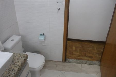 Casa à venda com 200m², 3 quartos e 2 vagasBanheiro 1
