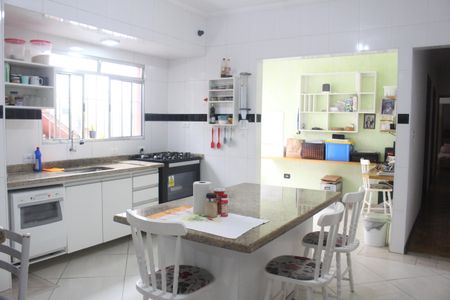 Casa à venda com 200m², 3 quartos e 2 vagasCozinha