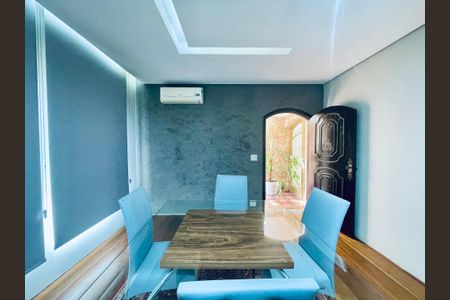 Casa à venda com 5 quartos, 496m² em Vila Galvão, Guarulhos