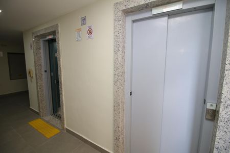 Área comum - Elevadores de apartamento para alugar com 2 quartos, 47m² em Colégio, Rio de Janeiro