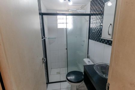 Banheiro de apartamento para alugar com 2 quartos, 50m² em Parque Munhoz, São Paulo