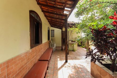 Casa para alugar com 100m², 4 quartos e 2 vagas Casa para alugar com 100m², 4 quartos e 2 vagasQuintal - Churrasqueira