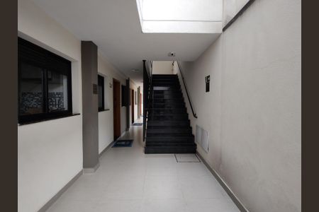 Apartamento à venda com 70m², 1 quarto e sem vagaEscada