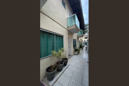 Casa à venda com 100m², 2 quartos e 2 vagasHall de entrada