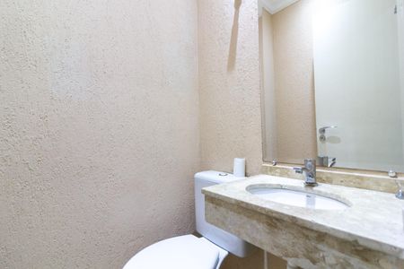 Casa à venda com 100m², 2 quartos e 2 vagasLavabo