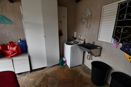 Casa à venda com 65m², 3 quartos e 1 vagaÁrea de Serviço