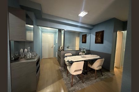 Sala de apartamento à venda com 3 quartos, 73m² em Jardim Tupanci, Barueri