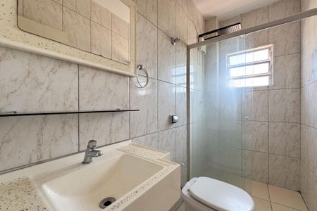 Casa à venda com 70m², 3 quartos e 2 vagasBanheiro Social 1