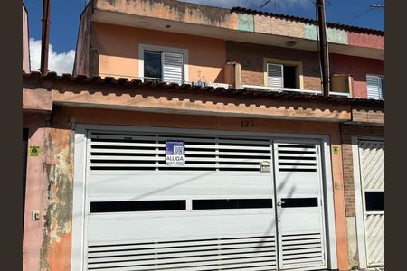 Casa para alugar com 70m², 3 quartos e 2 vagasFachada