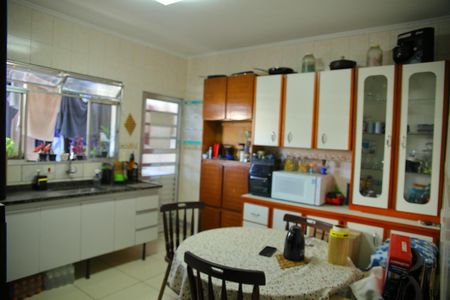 Casa à venda com 70m², 3 quartos e 2 vagasCozinha 