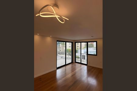 Apartamento para alugar com 3 quartos, 118m² em Jardim Vila Mariana, São Paulo