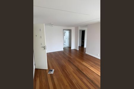 Apartamento para alugar com 3 quartos, 118m² em Jardim Vila Mariana, São Paulo