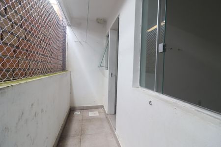 Casa de condomínio à venda com 290m², 9 quartos e 4 vagasLavanderia kit net 03