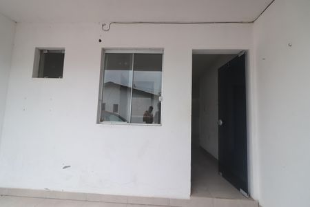 Casa de condomínio à venda com 290m², 9 quartos e 4 vagasFachada kit net 03