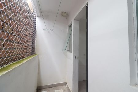 Casa de condomínio à venda com 290m², 9 quartos e 4 vagasLavanderia kit net 03