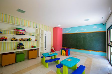 Apartamento à venda com 124m², 4 quartos e 4 vagasÁrea comum - Brinquedoteca