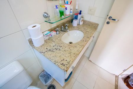 Apartamento à venda com 124m², 4 quartos e 4 vagasBanheiro do quarto 2