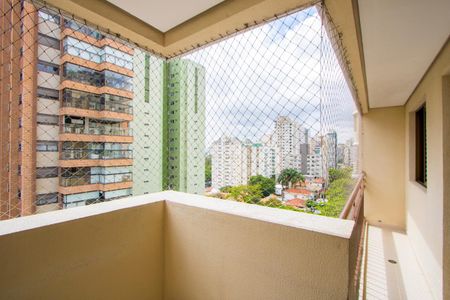 Apartamento à venda com 124m², 4 quartos e 4 vagasVaranda da sala