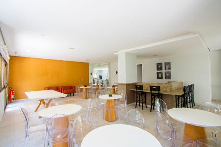 Apartamento à venda com 124m², 4 quartos e 4 vagasÁrea comum - Salão de festas